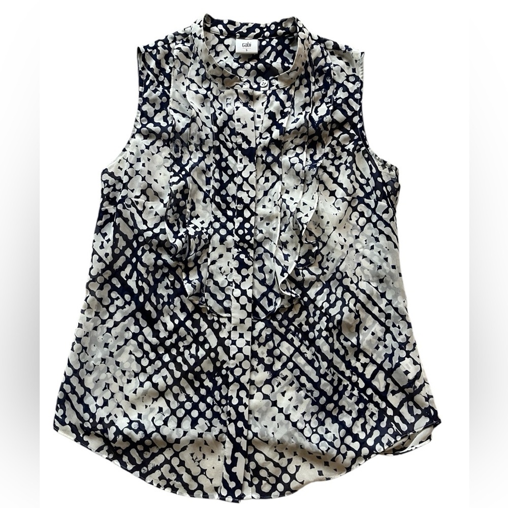 CAbi Sleeveless Button Front Blouse. Size S